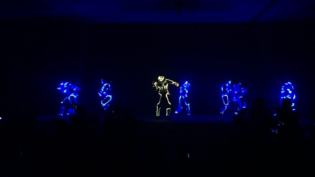 led dance, nhảy đèn led, led