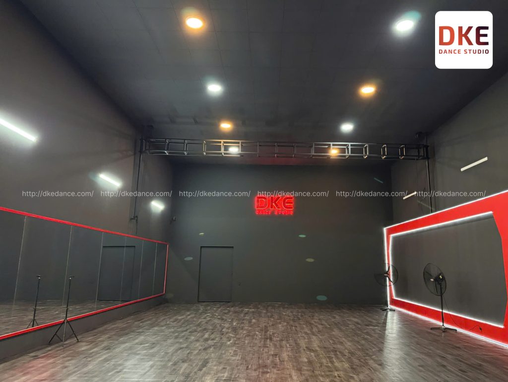 phòng tập nhảy DKE Dance Studio