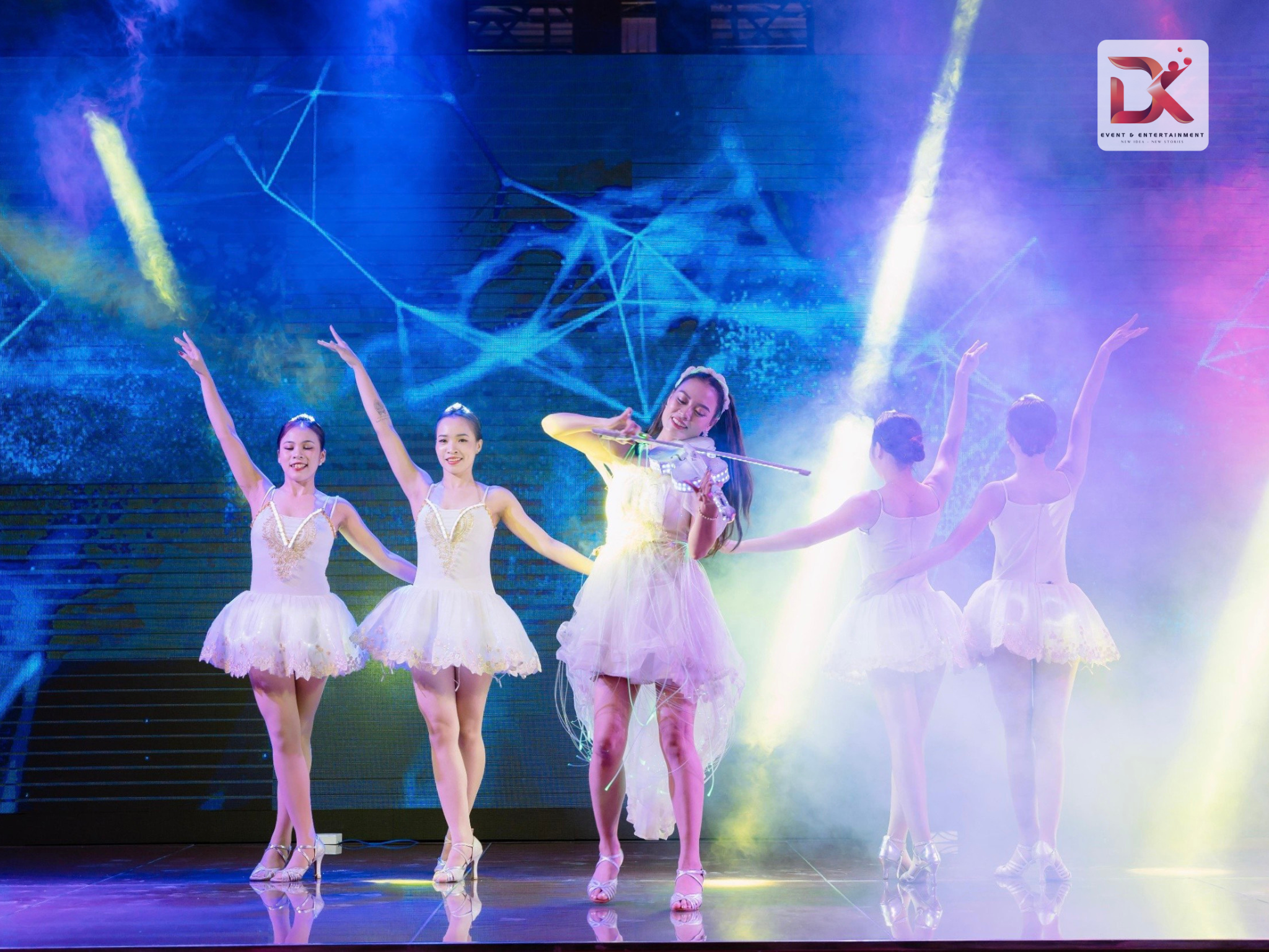 Ballet Led Violin Mobifone — Vũ Đoàn DK
